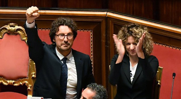 Il pugno chiuso di Tontoninelli